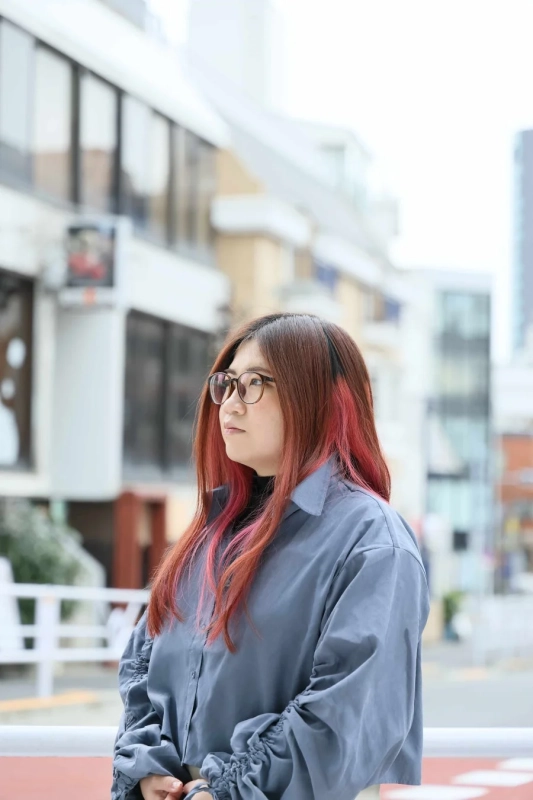 著者 有手窓氏のポートレート